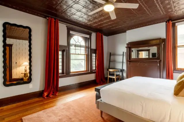 Master bedroom w designated work space